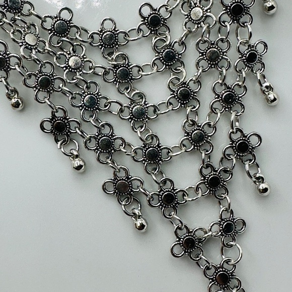 Metal Flower Ring Bracelet - Picture 5 of 6